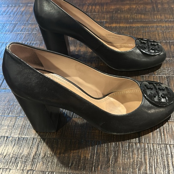 Tory Burch black 3 inch pump - Picture 3 of 5